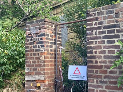 Popis: https://d18-a.sdn.cz/d_18/c_img_QR_MD/DNABvUb.jpeg?fl=res,400,300,3|shr,,20|jpg,90