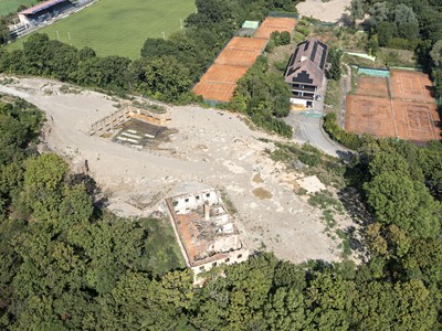 Popis: https://d18-a.sdn.cz/d_18/c_img_QJ_Jo/NxGBL8E.jpeg?fl=res,400,300,3|shr,,20|jpg,90