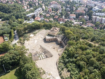 Popis: https://d18-a.sdn.cz/d_18/c_img_QQ_Lh/PwPBfof.jpeg?fl=res,400,300,3|shr,,20|jpg,90