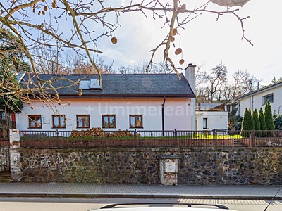 Popis: https://d18-a.sdn.cz/d_18/c_img_QK_Jj/xPbD8y.jpeg?fl=res,400,300,3|shr,,20|jpg,90