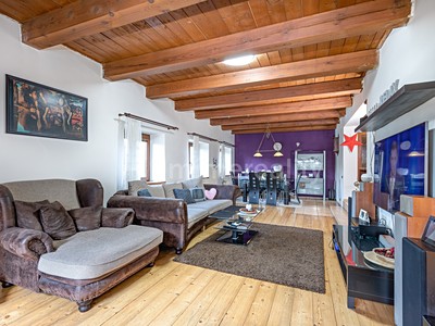Popis: https://d18-a.sdn.cz/d_18/c_img_QP_K1/6M5EDs.jpeg?fl=res,400,300,3|shr,,20|jpg,90